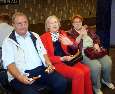 Warten auf die U-Bahn (nach dem Sommerfest!)